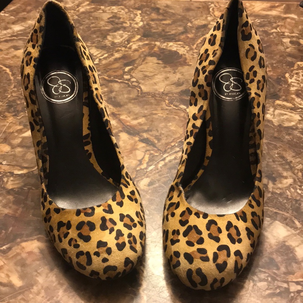 JS Jessica Simpson Sz8.5 leopard heels
